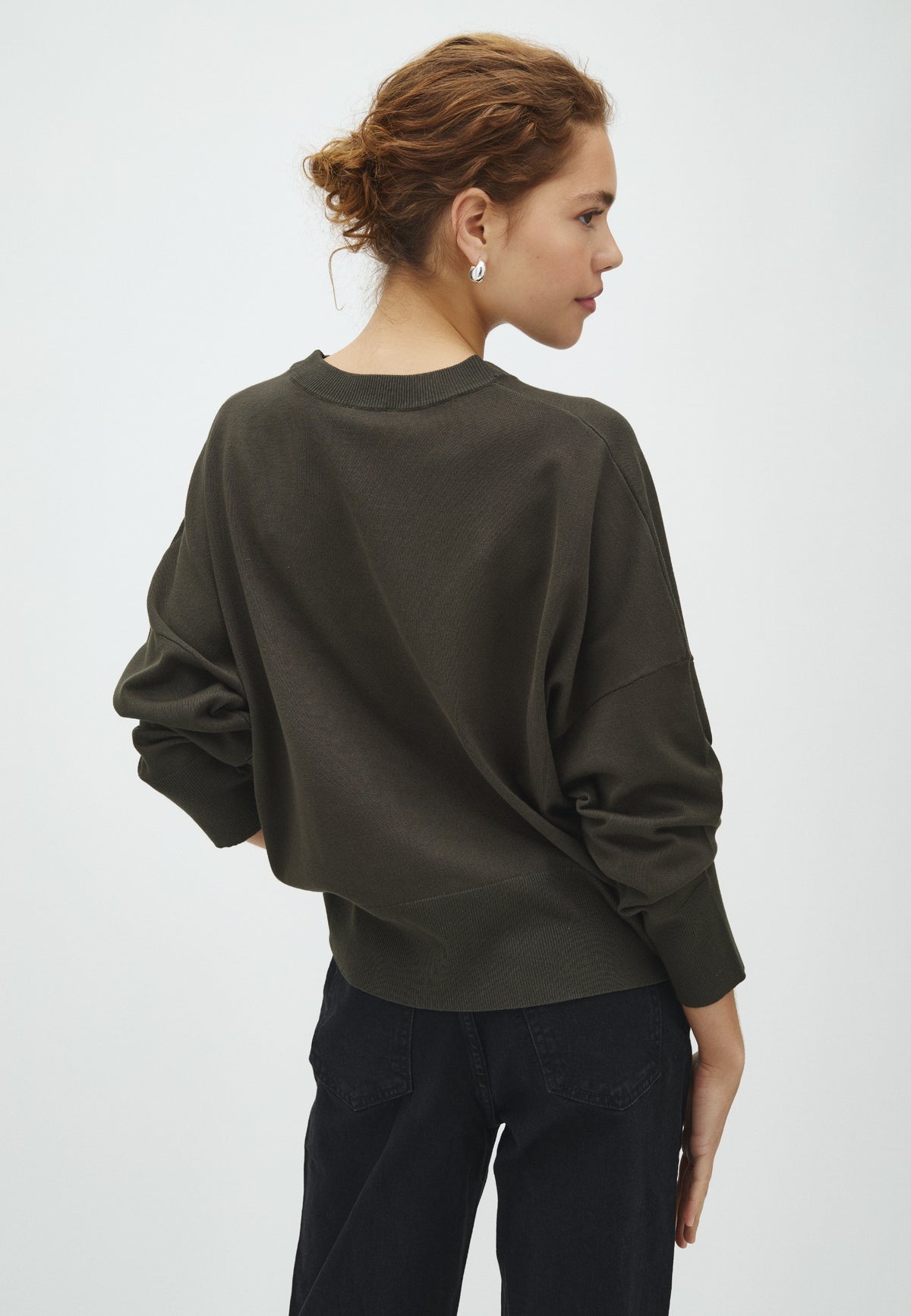 Gillian-M_Warm Olive Dust_Model_2