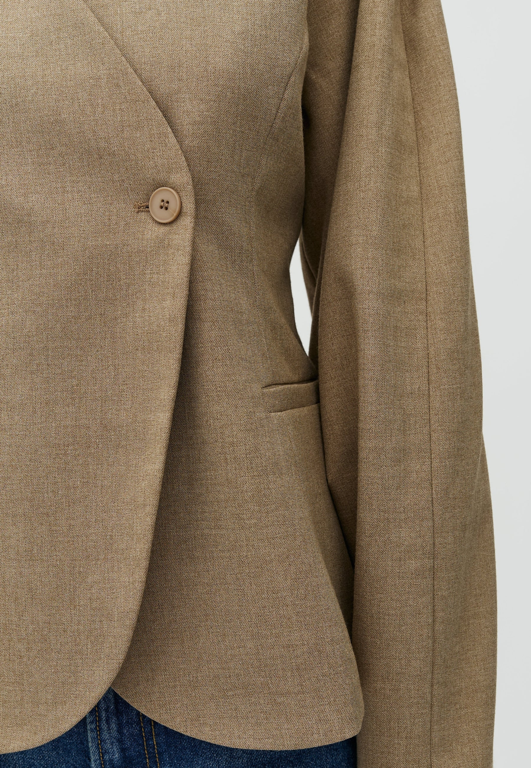 Diane-M_Falcon Melange_Model_1